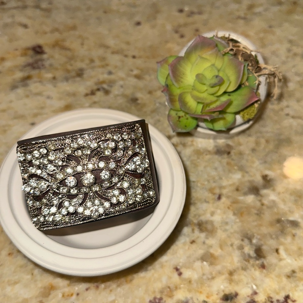 Women’s Beautiful Leather two Snap Silver Plated Rhinestone Bracelet